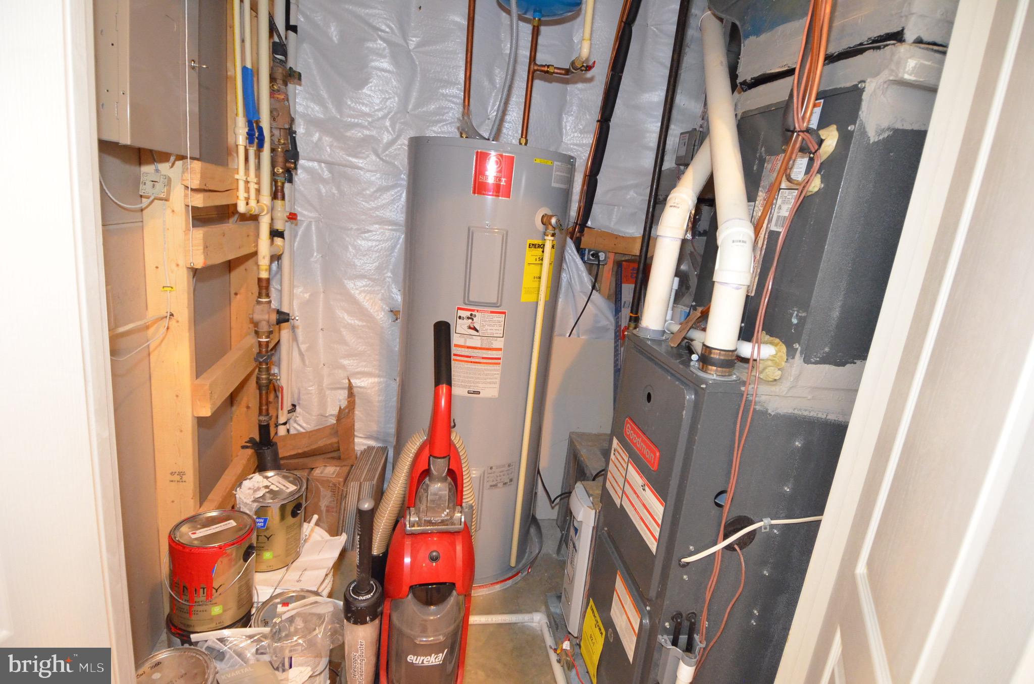 COLONIAL FORGE - Residential Lease