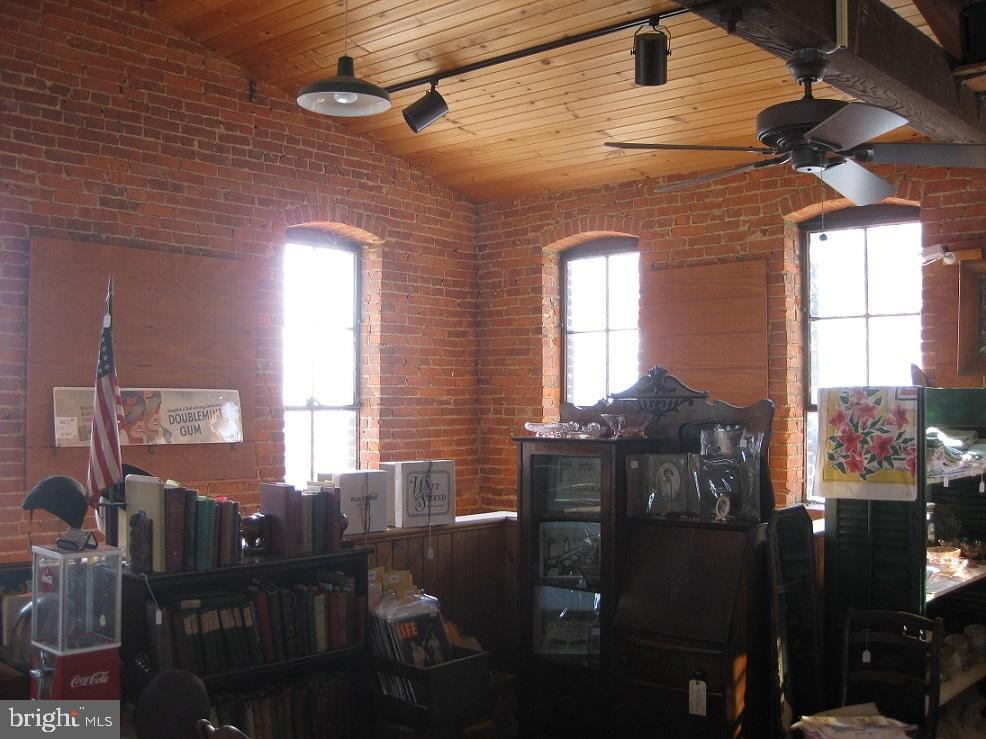 STRASBURG - Commercial Sale