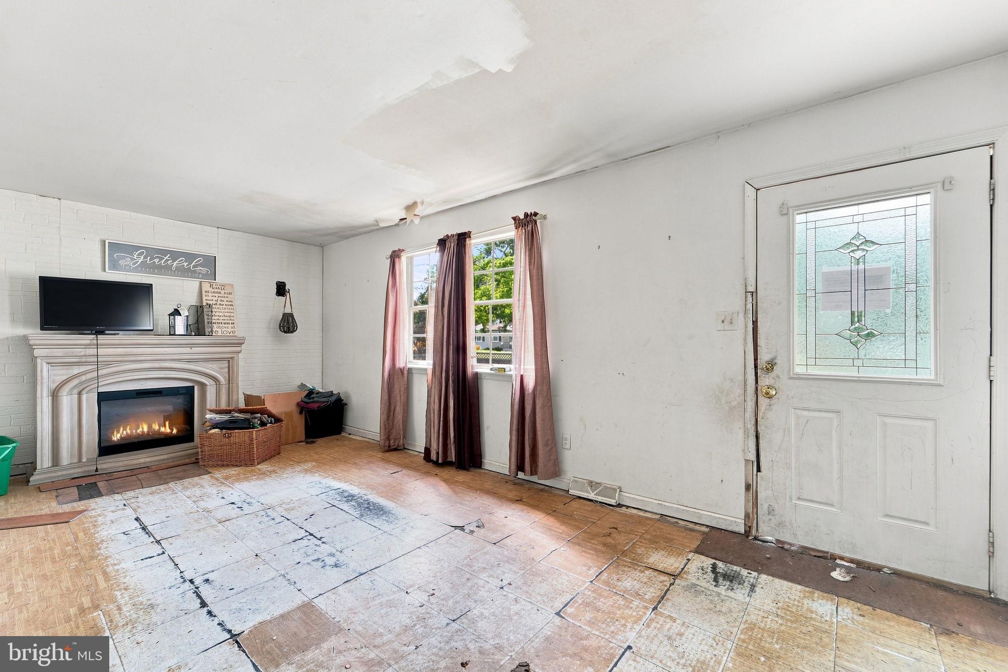 112 LUCIANO AVENUE