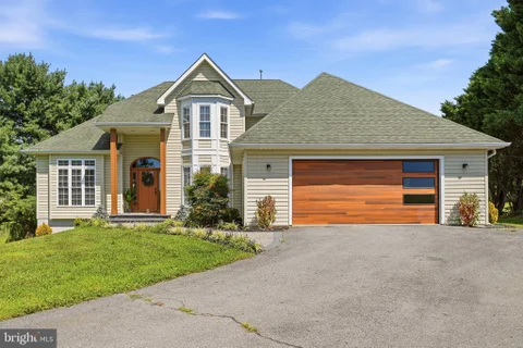 MLS: VAFV2043968