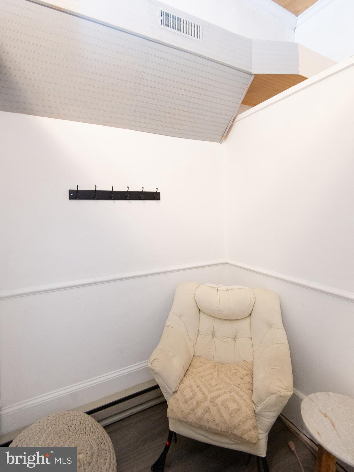 RACE STREET - Commercial Lease