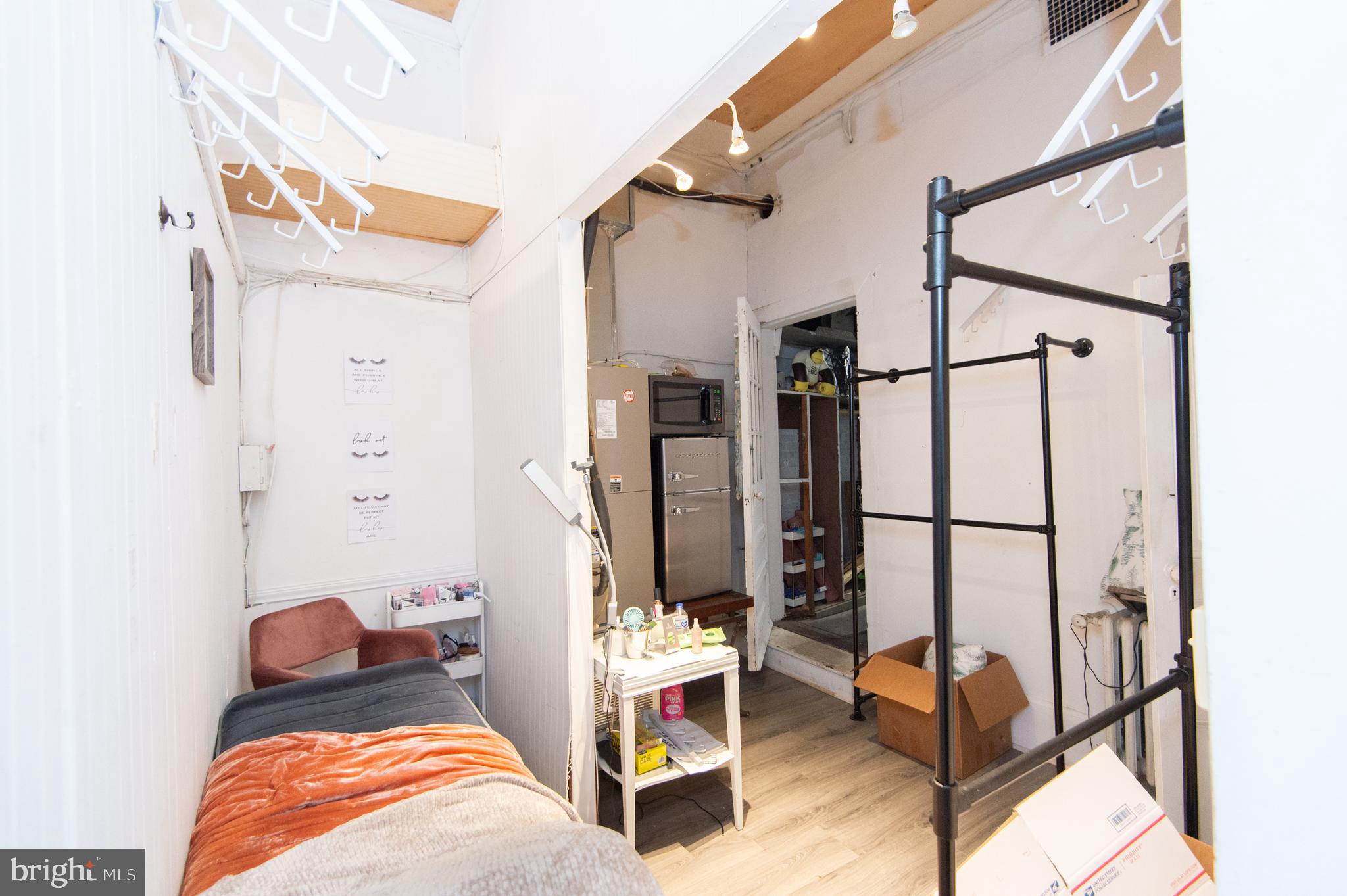 RACE STREET - Commercial Lease