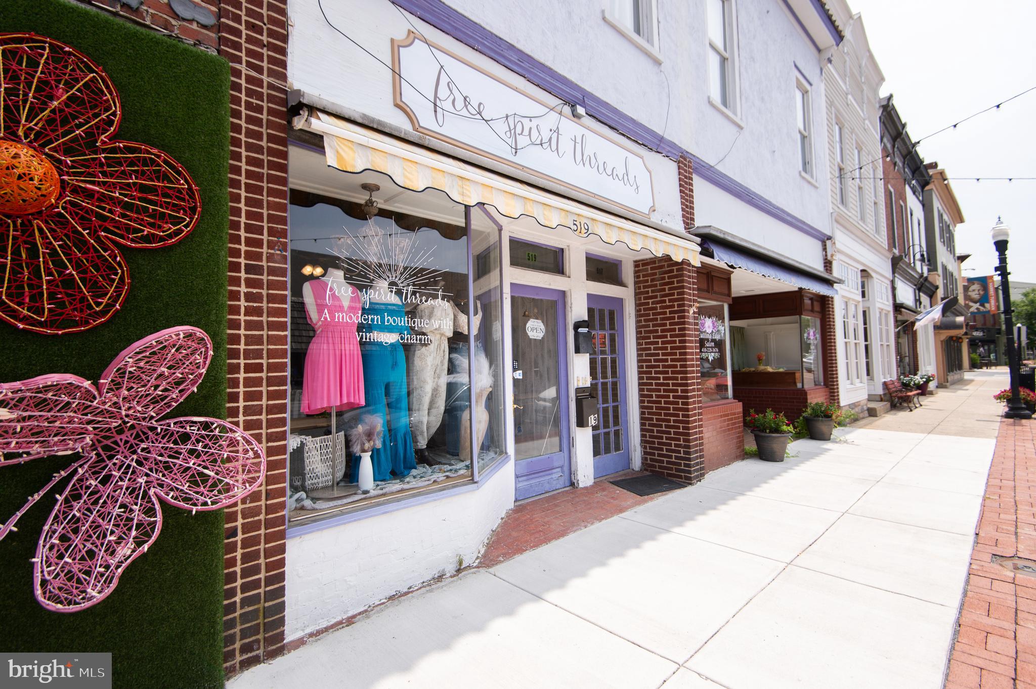 RACE STREET - Commercial Lease