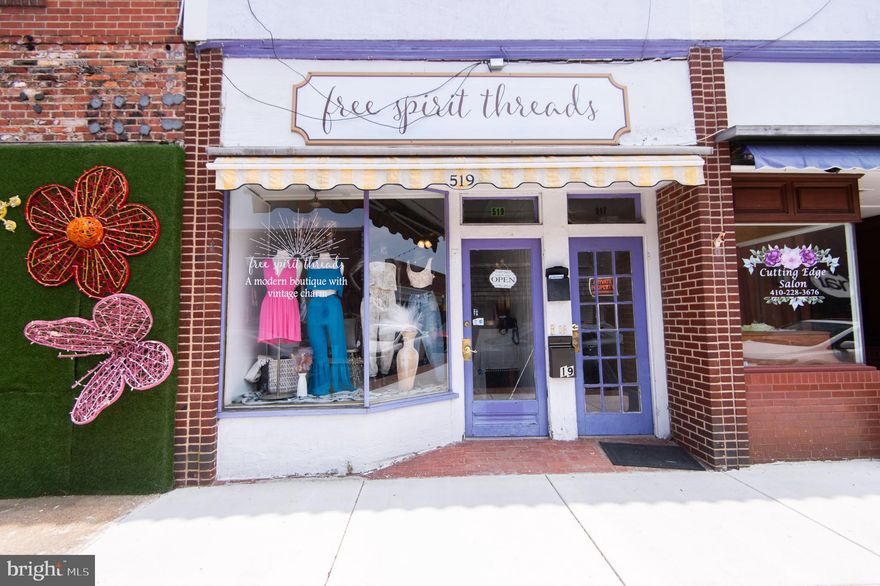 Cambridge - picture yourself and your business right in the heart of Cambridge!  Retail/office space -showcase window and new LVP flooring  provide a bright and airy feel.  High ceilings with copper look.
1/2 bath and storage.  Floor plan with photos.  On street and off-street parking in municipal lot.  Credit report, security deposit and first month's rent required.