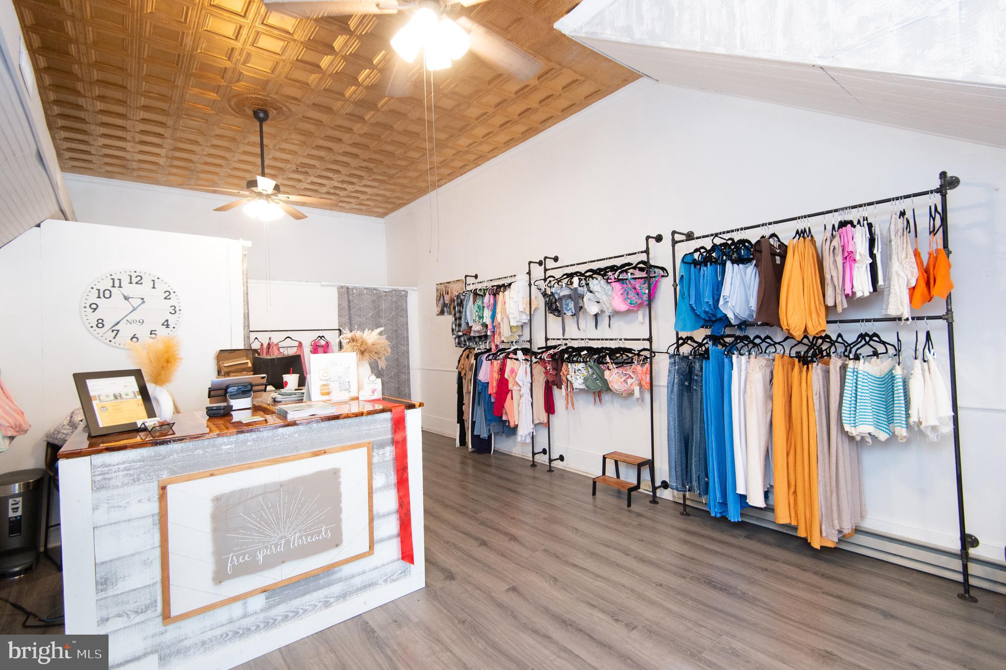 RACE STREET - Commercial Lease