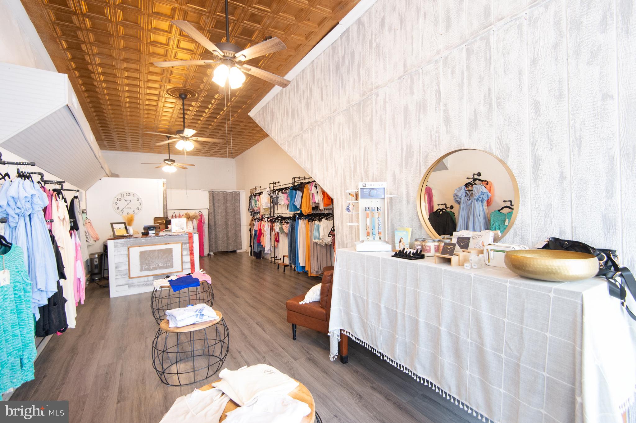 RACE STREET - Commercial Lease