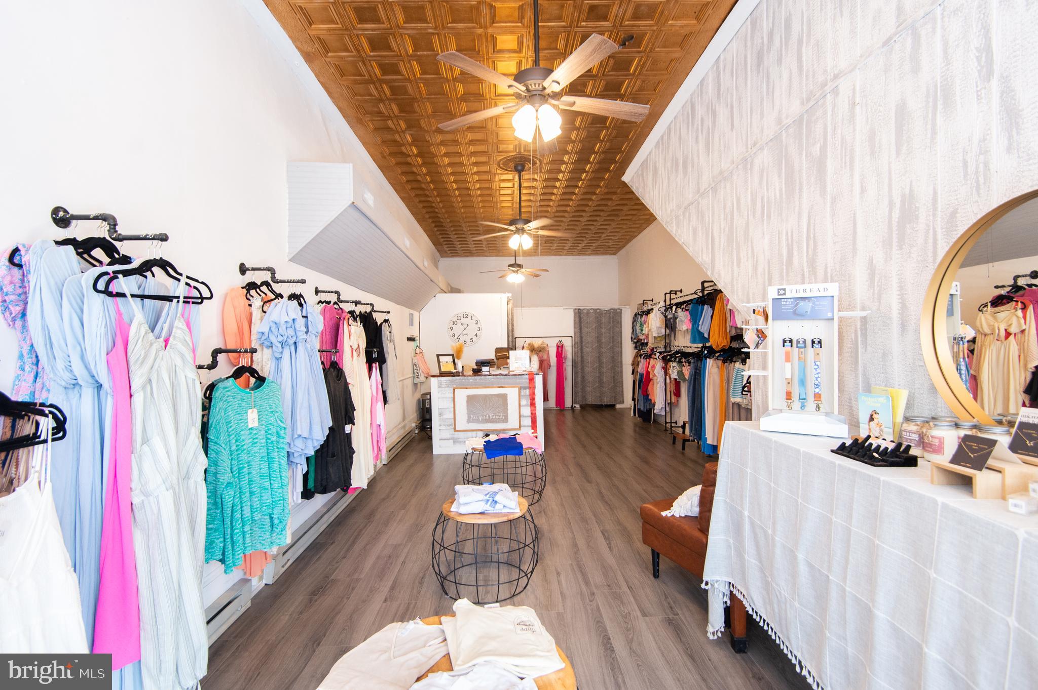 RACE STREET - Commercial Lease