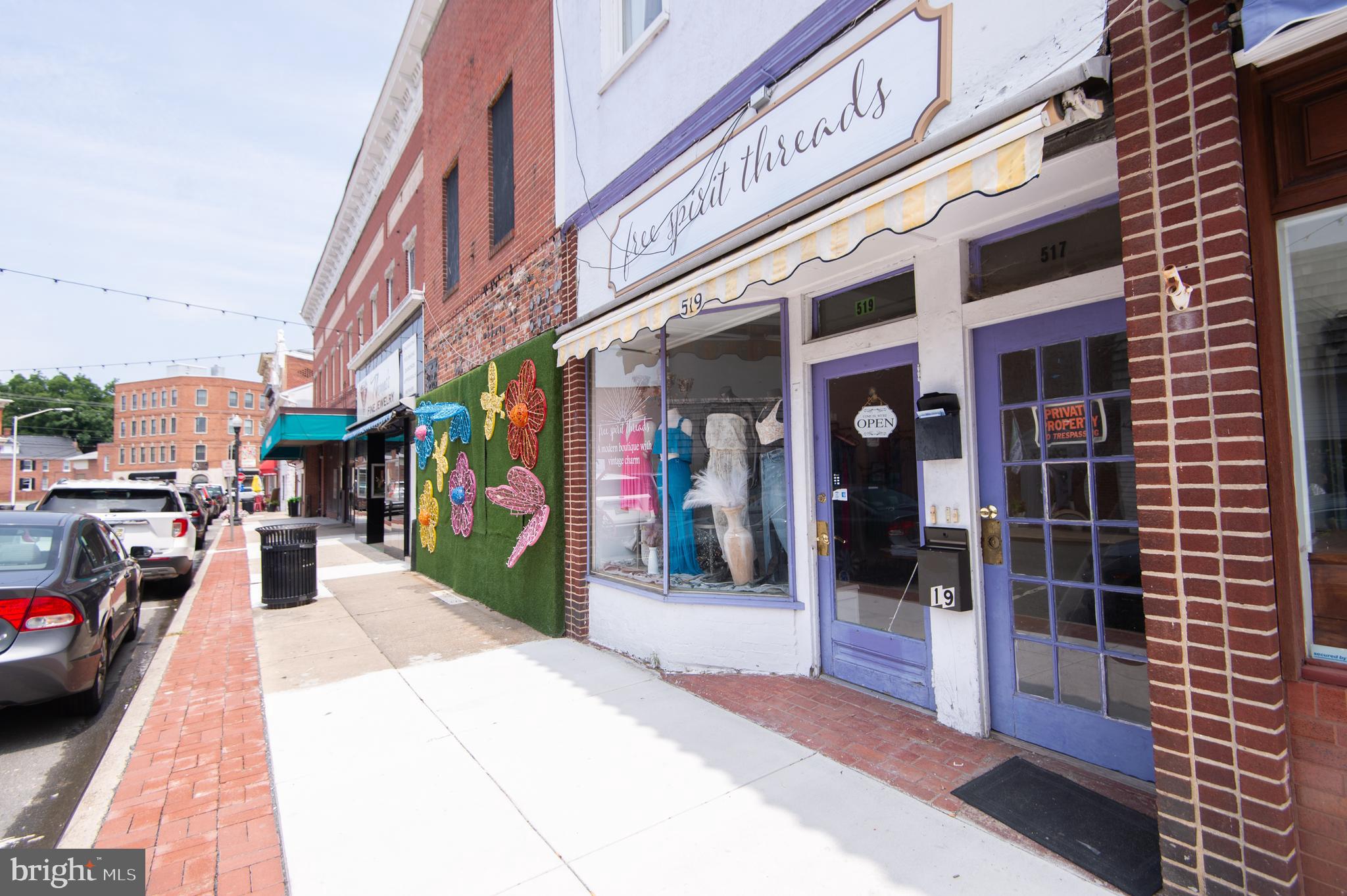 RACE STREET - Commercial Lease