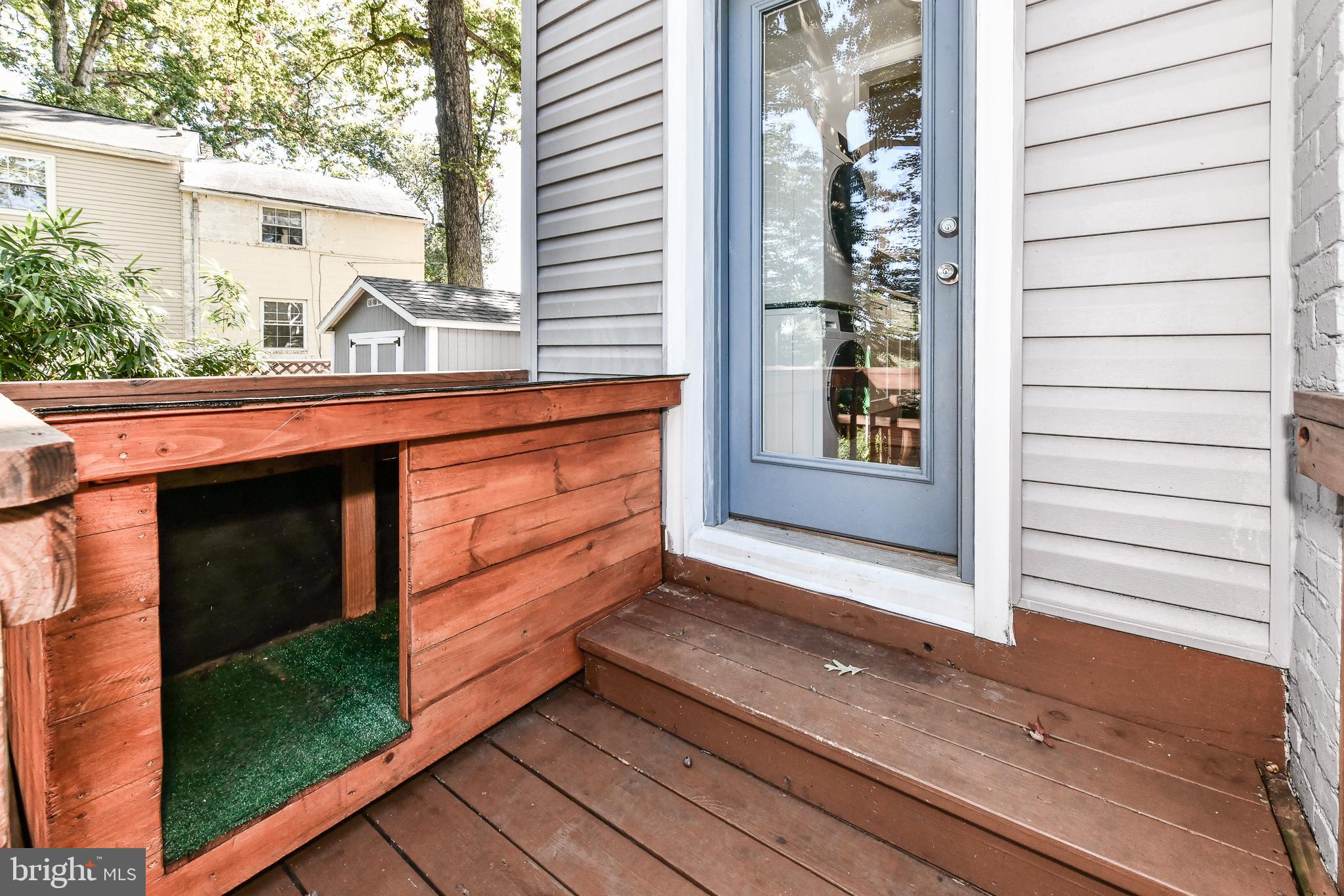 COLUMBIA FOREST - Residential Lease