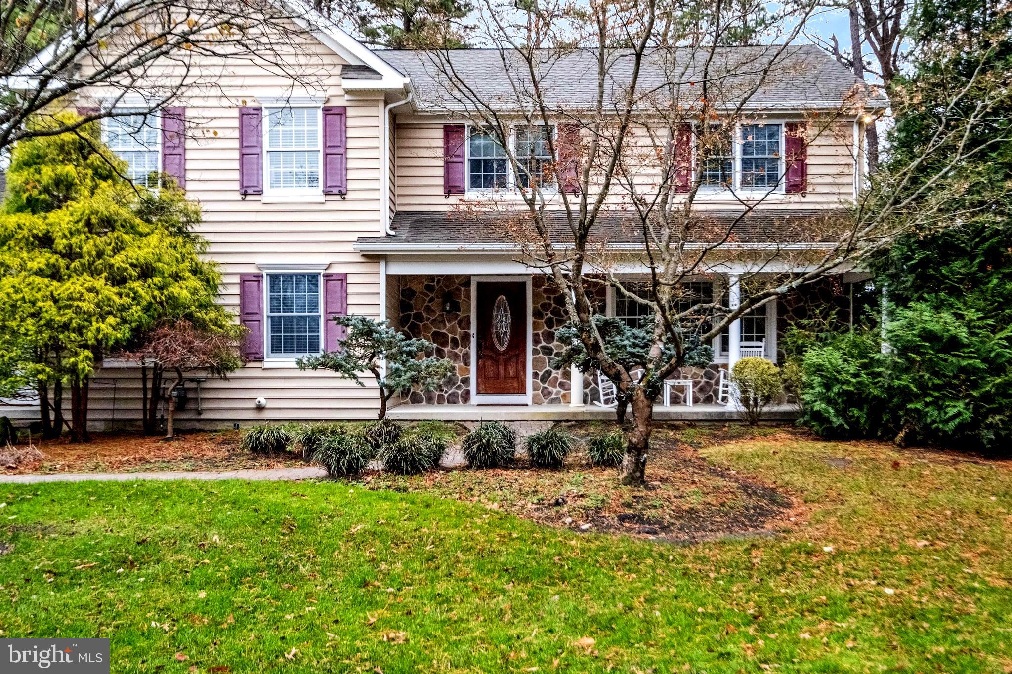 78 N LAKESIDE DRIVE W