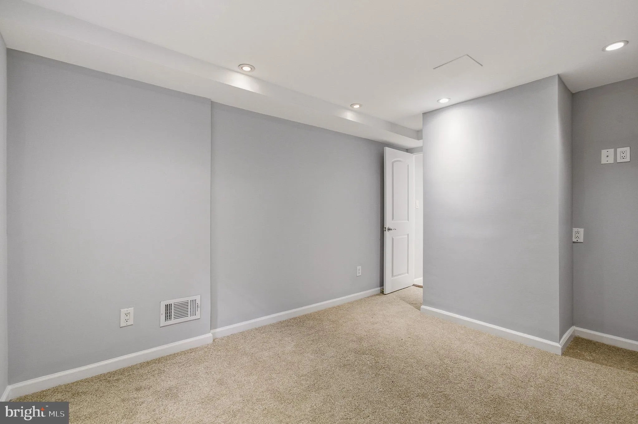 Additional image 118 of 2117 S Street NW, Washington, DC 20008