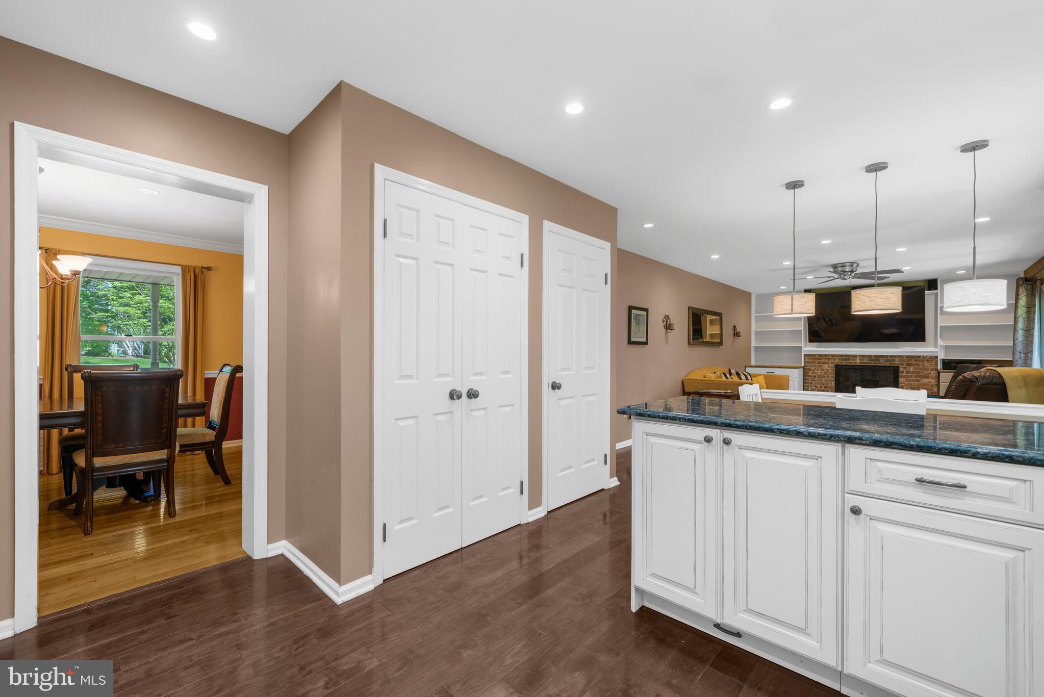 ASHBRIDGE - Residential