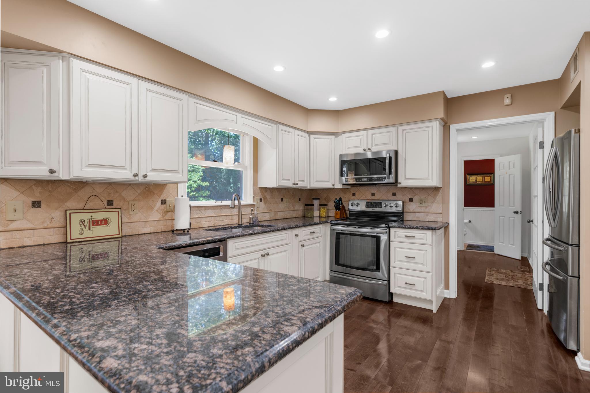 ASHBRIDGE - Residential