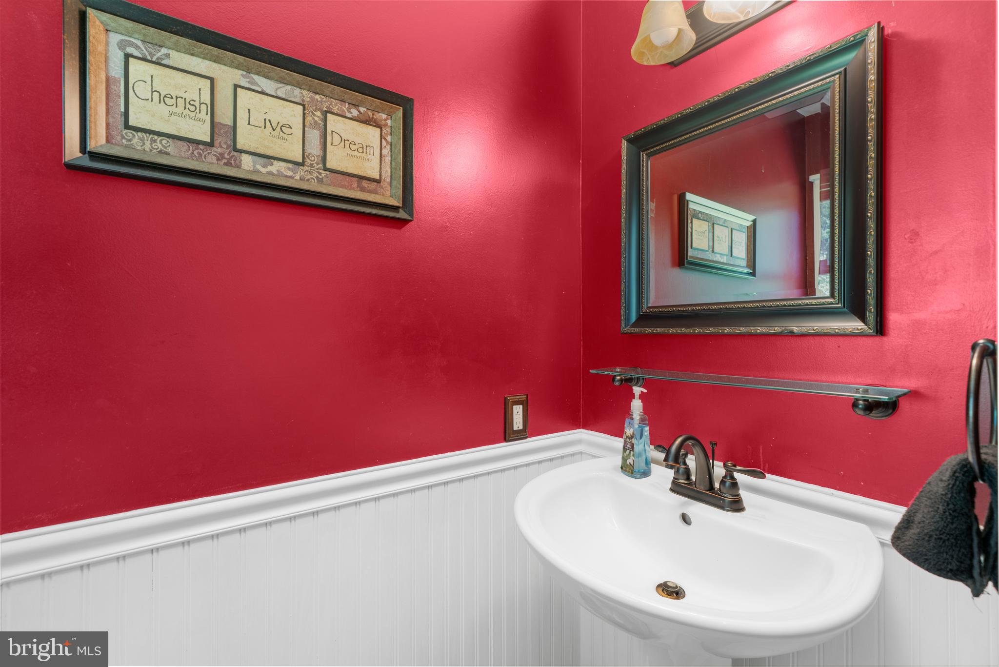 ASHBRIDGE - Residential