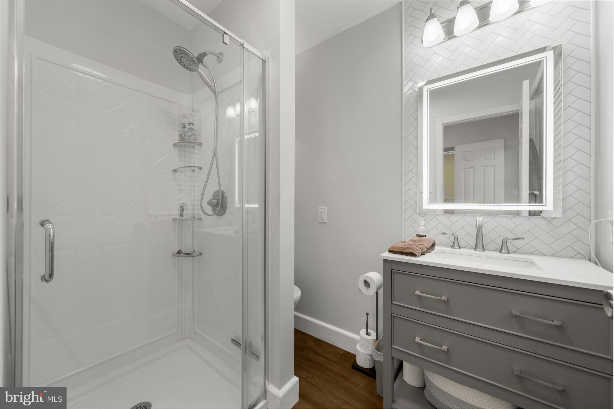 ASHBRIDGE - Residential