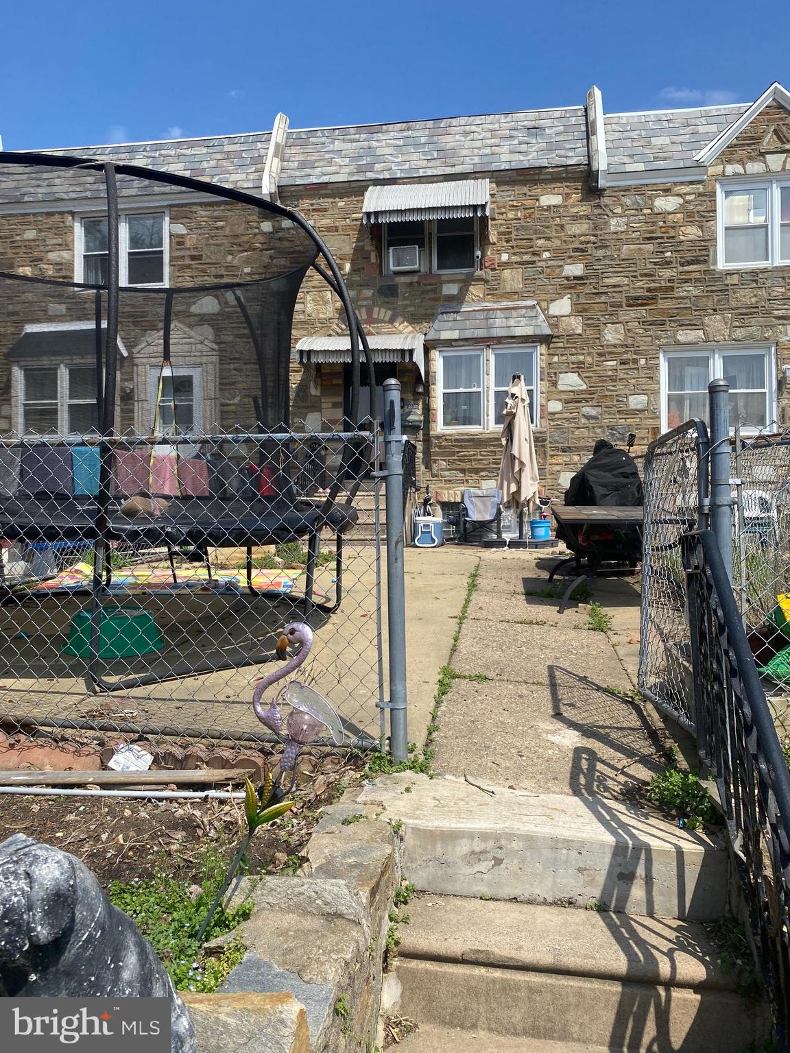 OXFORD CIRCLE - Residential