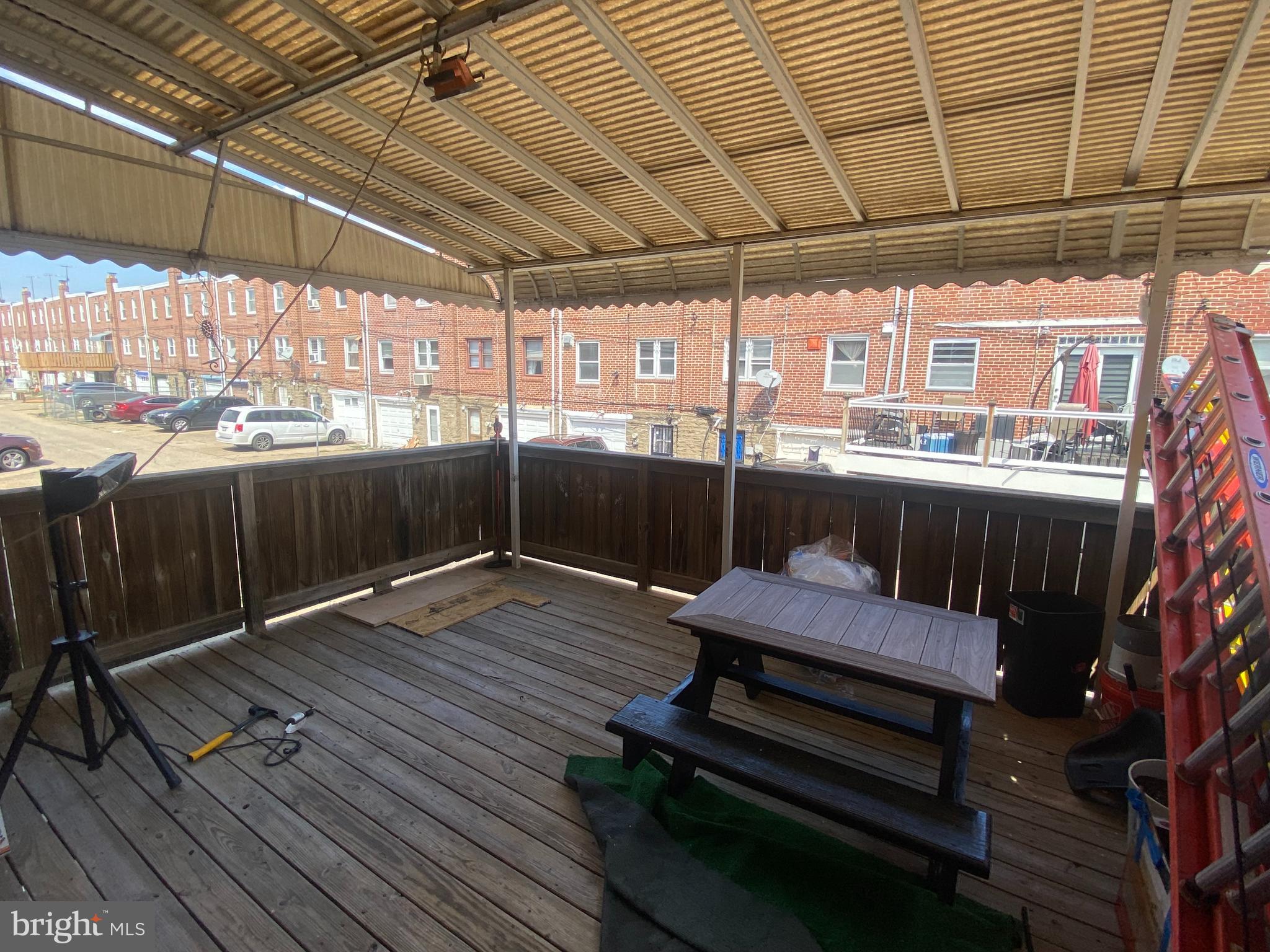 OXFORD CIRCLE - Residential