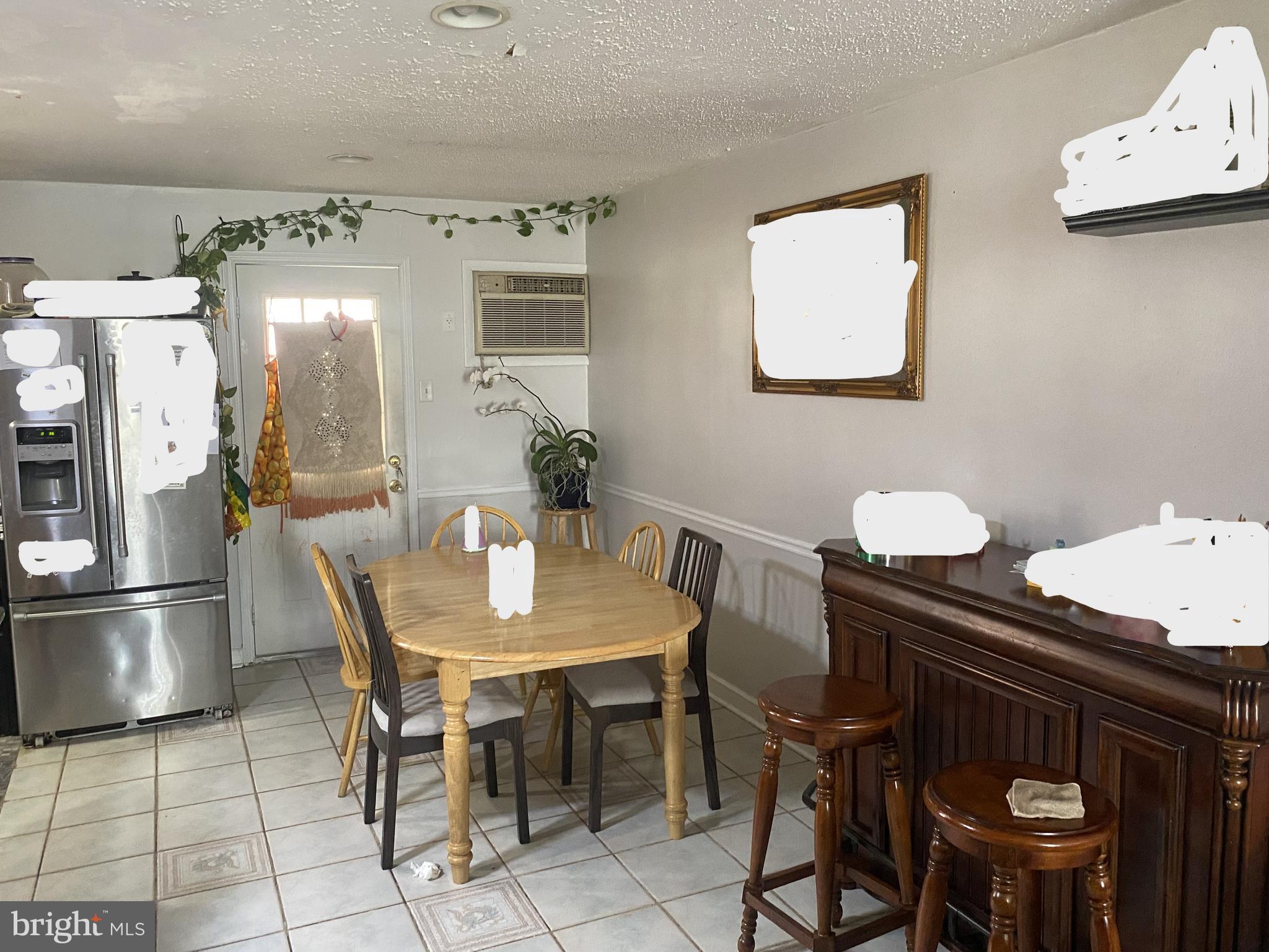 OXFORD CIRCLE - Residential