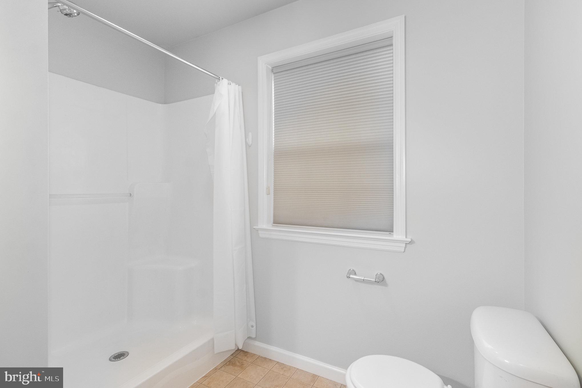 WINDING OAKS - Residential Lease