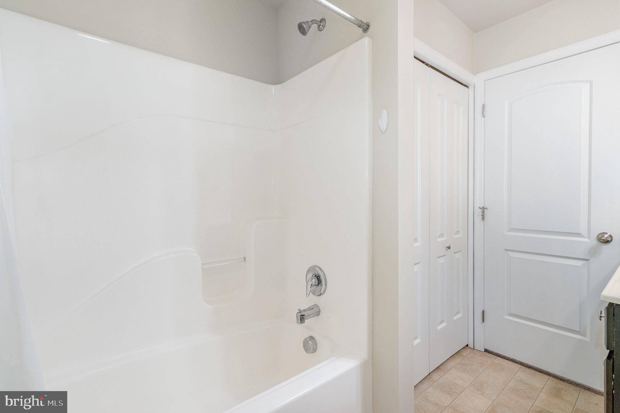 WINDING OAKS - Residential Lease