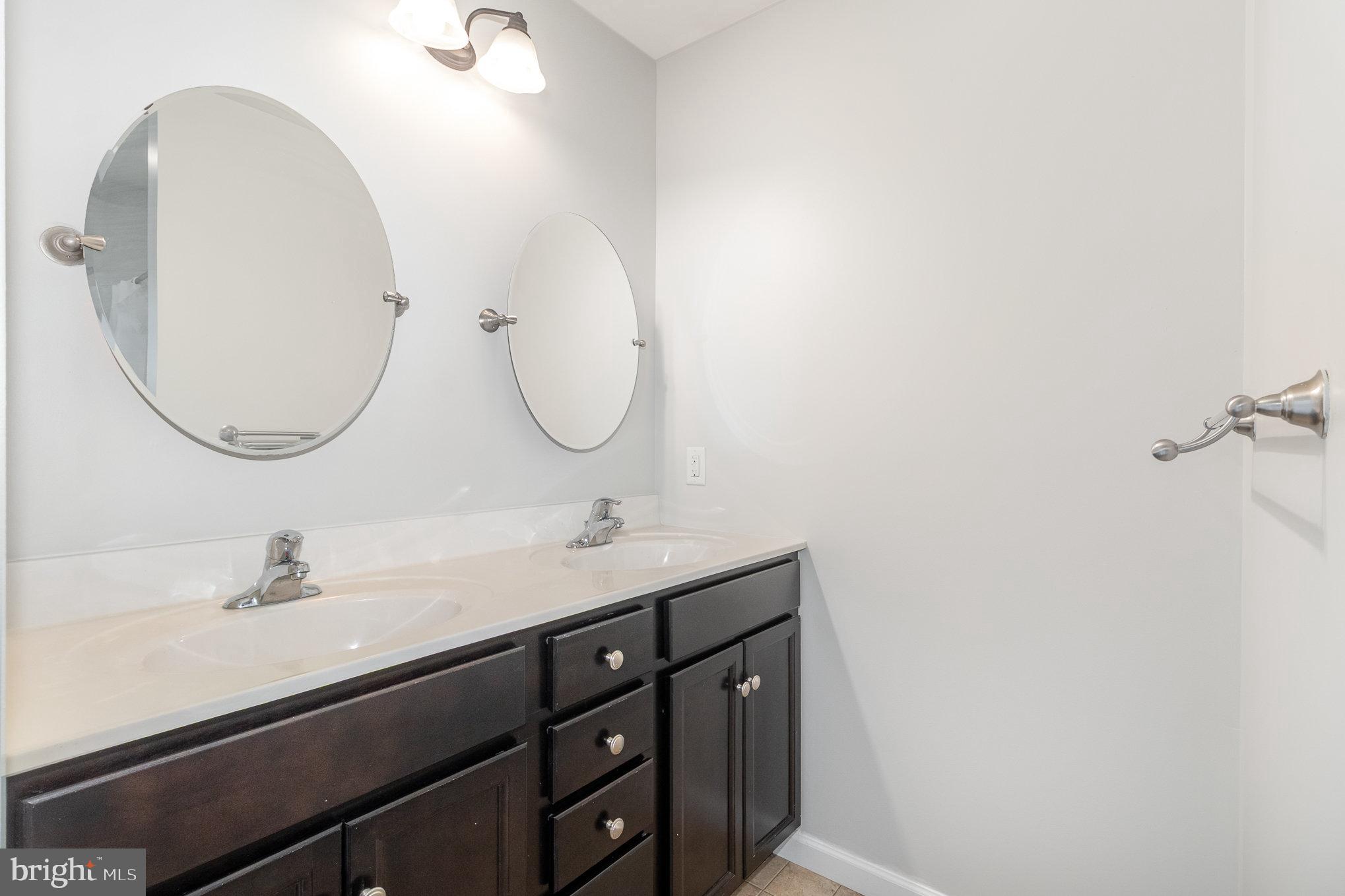 WINDING OAKS - Residential Lease