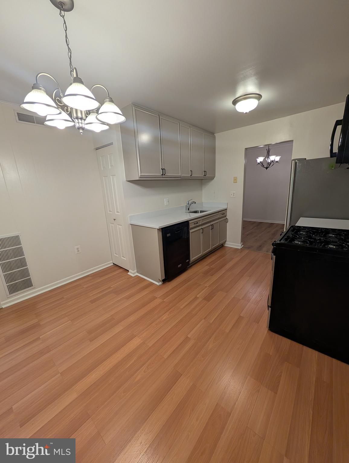 PLYMOUTH GARDENS - Residential Lease