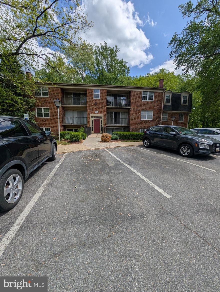 Very comfortable and private, totally upgraded with spacious kitchen, new laminate floors, upgraded baths, balcony that backs to wooded area. Great community with pools, playgrounds, parks, minutes to downtown Rockville and 270, 495 exits. Great public schools. Owners are looking for applicants with credit scores above 640 and income above $63,000 per year, lease option of 12, 18 or 24 months