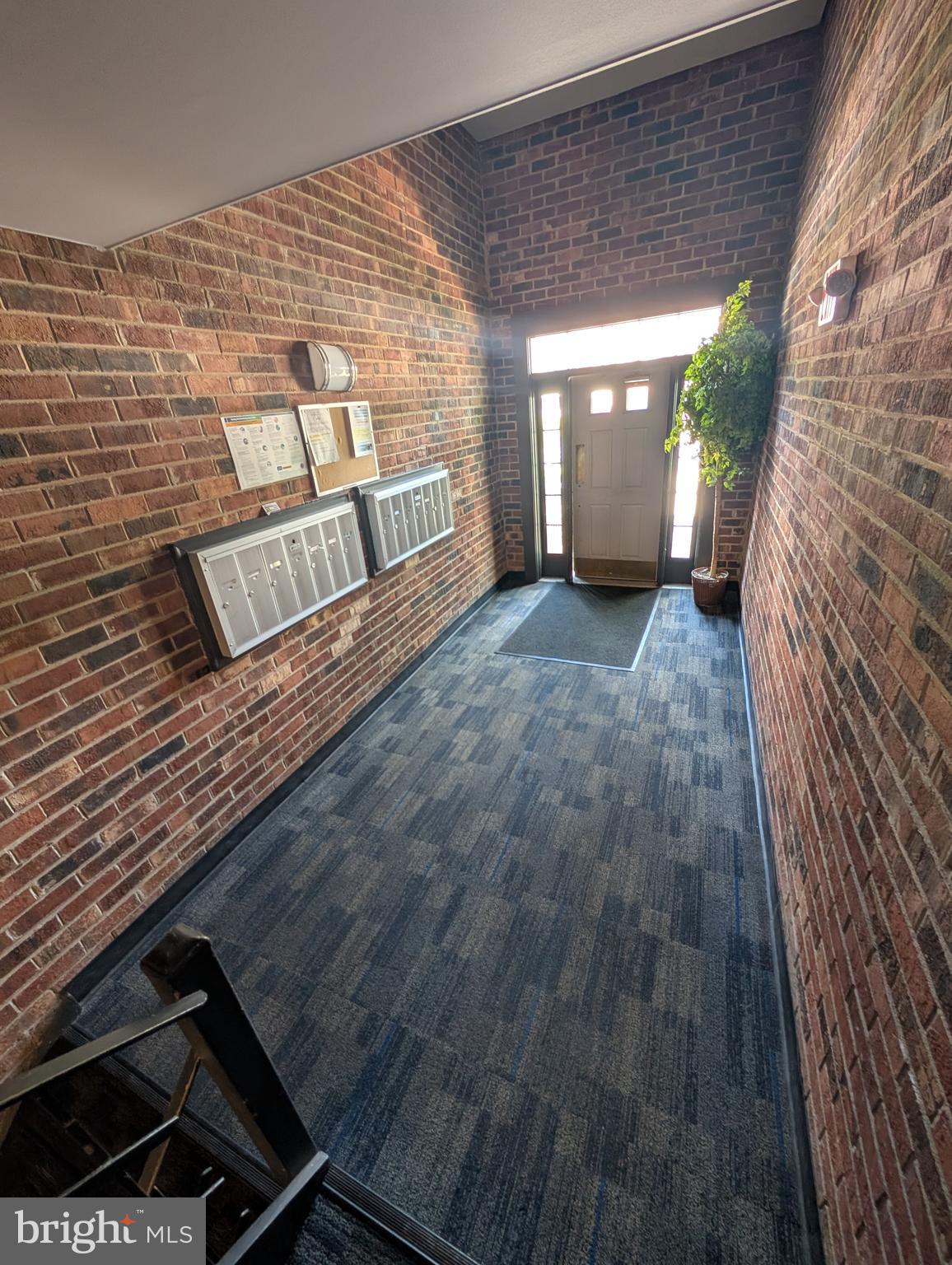 PLYMOUTH GARDENS - Residential Lease