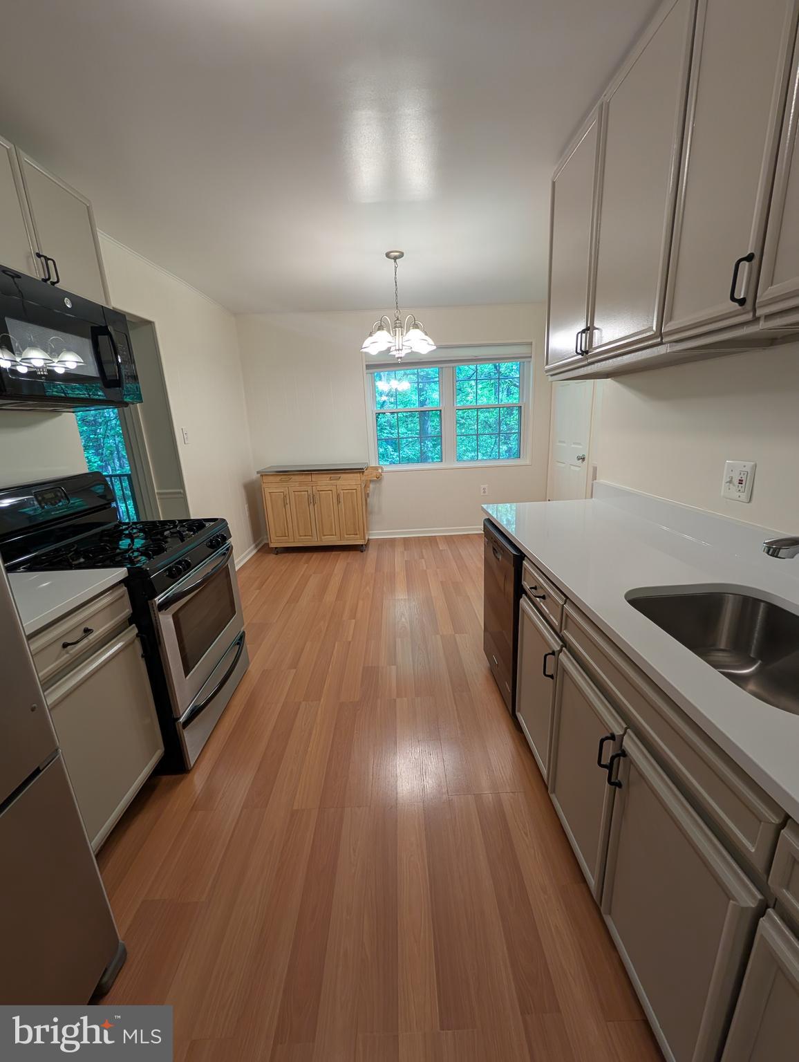 PLYMOUTH GARDENS - Residential Lease