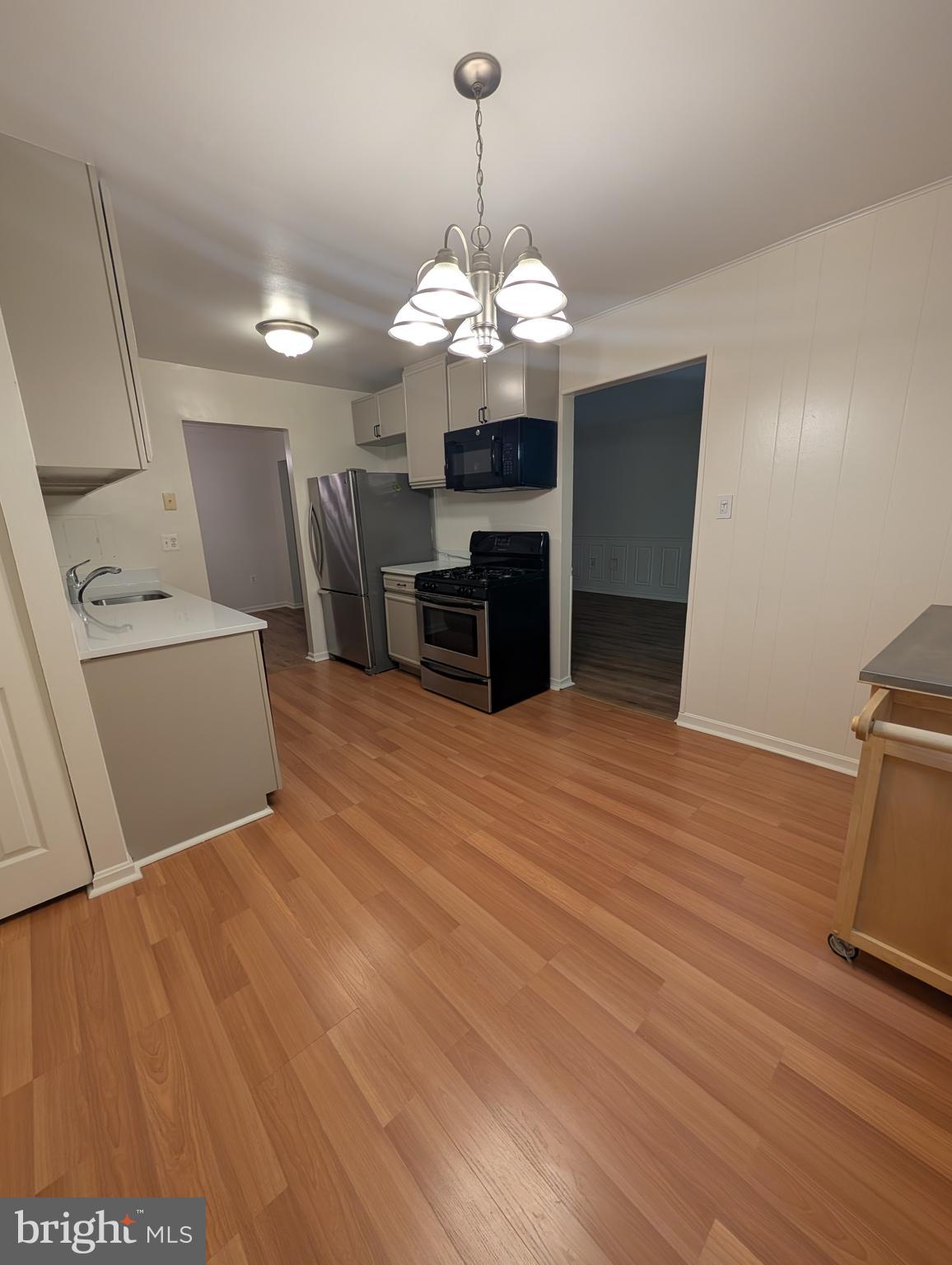 PLYMOUTH GARDENS - Residential Lease