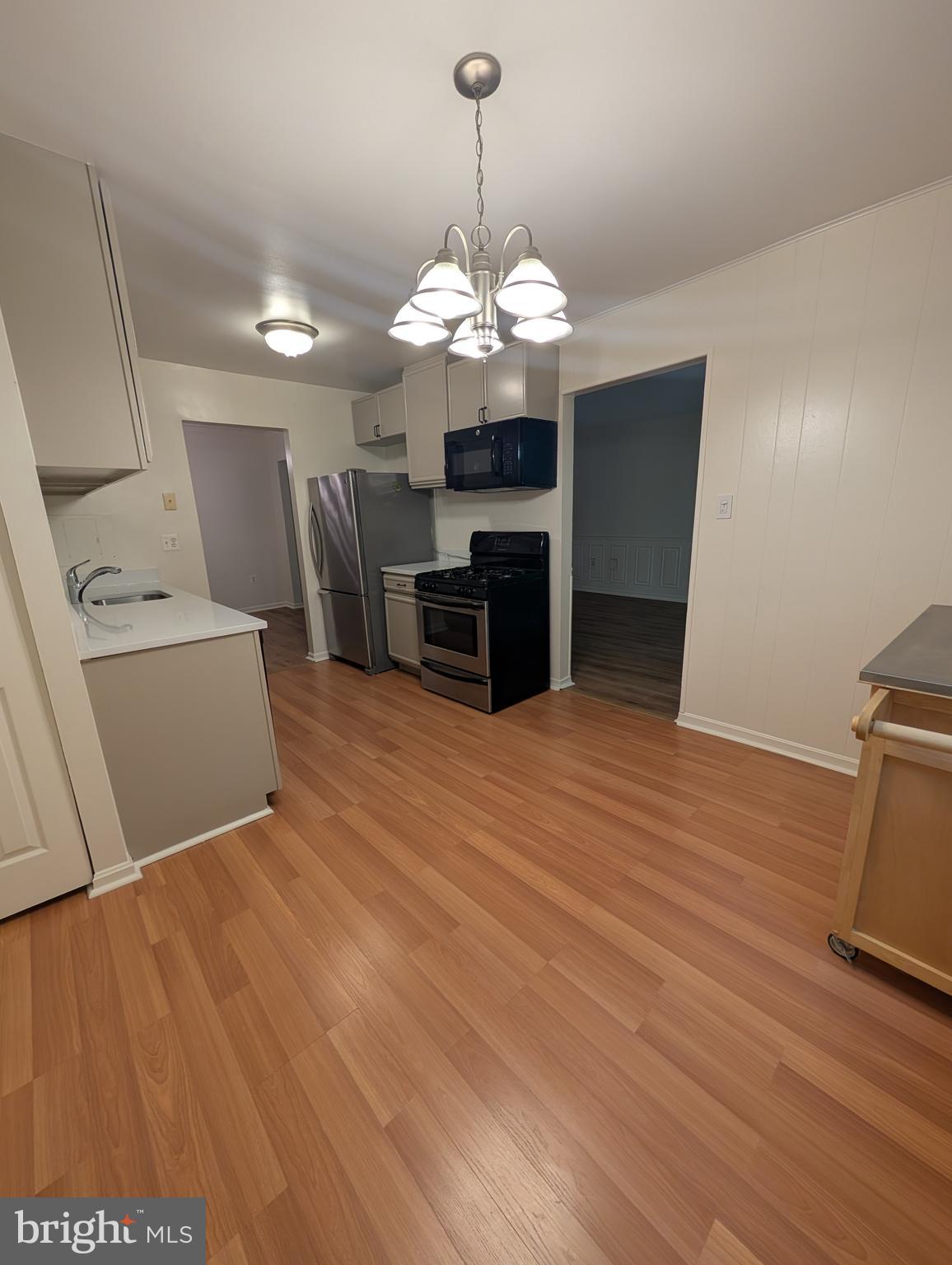 PLYMOUTH GARDENS - Residential Lease