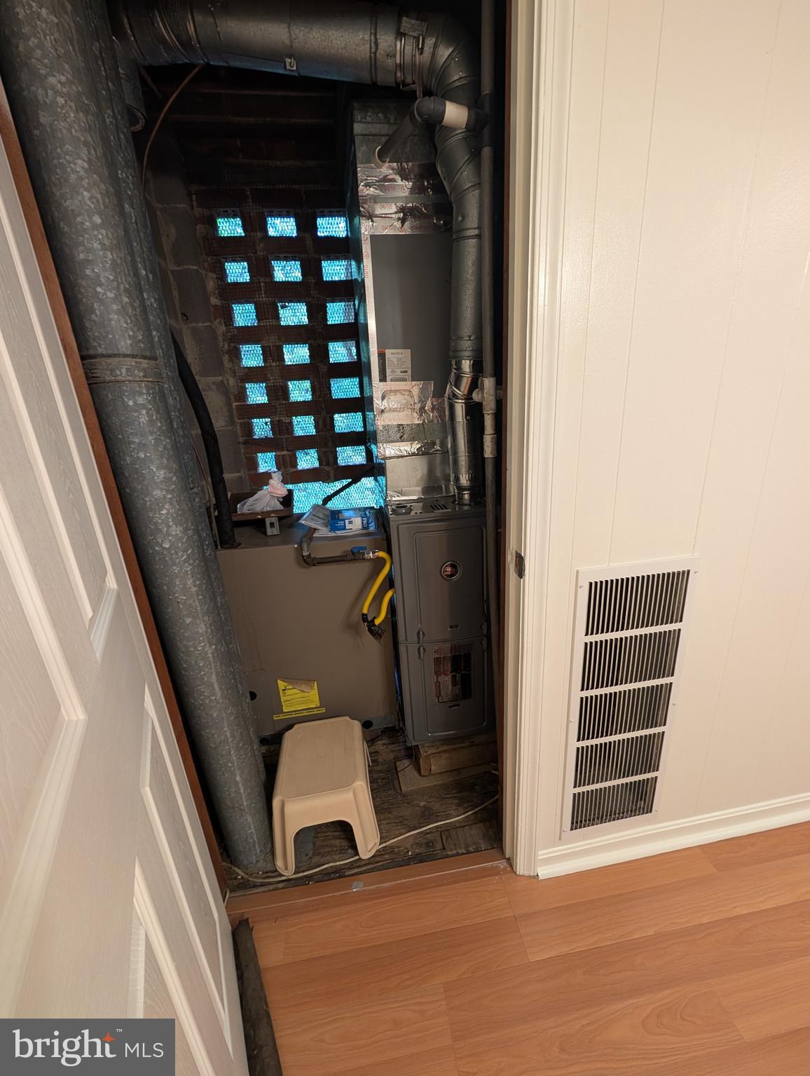 PLYMOUTH GARDENS - Residential Lease