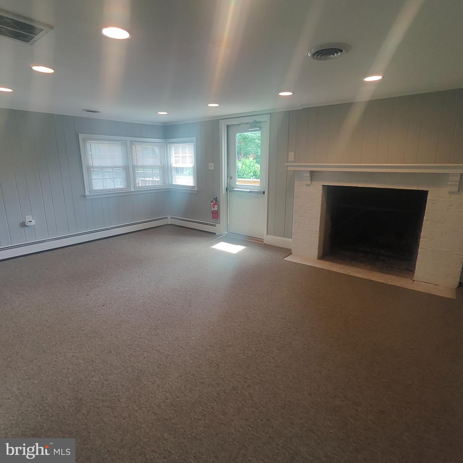 THE COMMONS AT VF - Commercial Lease