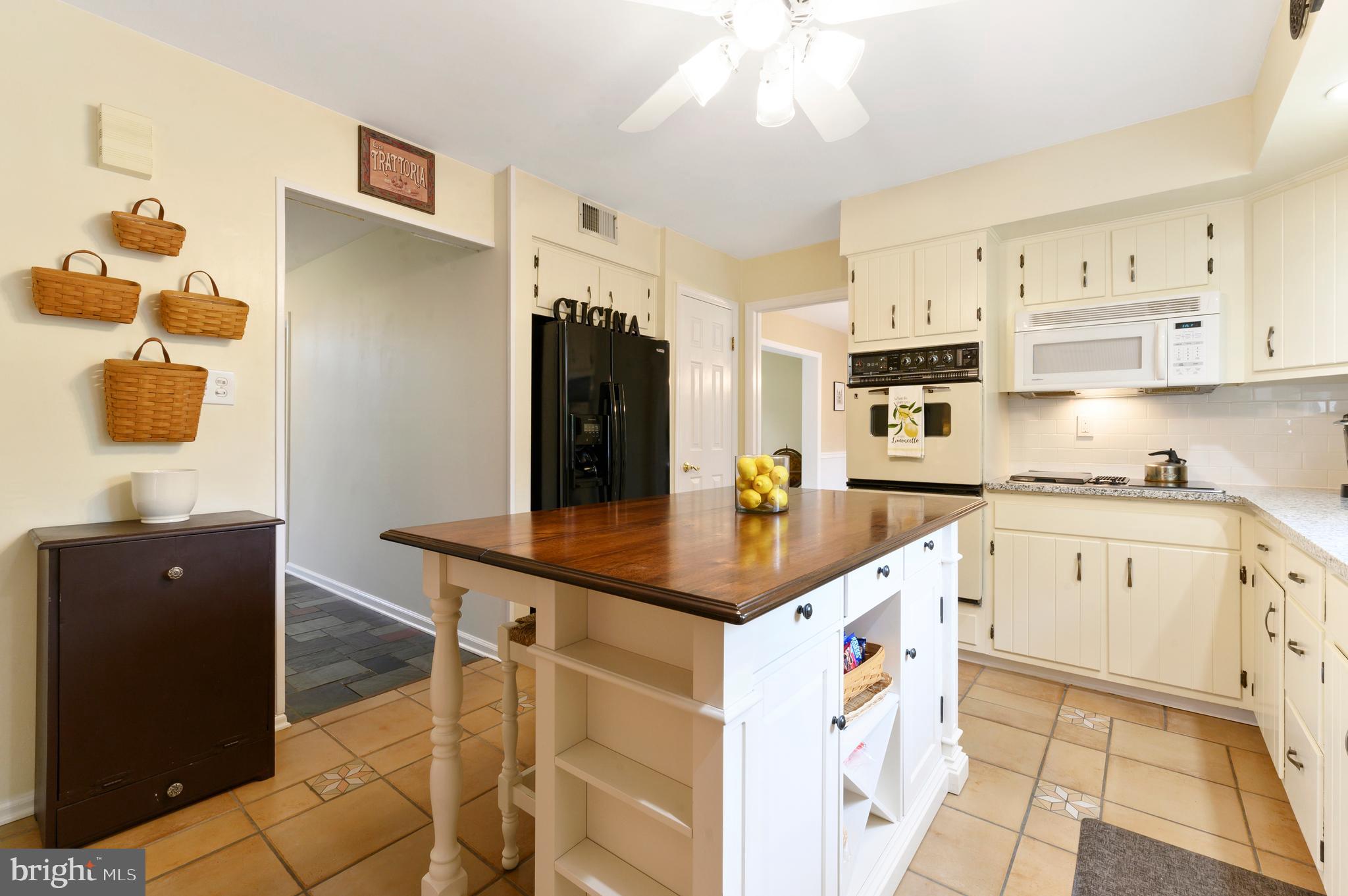 ROCKFORD ESTATES - Residential