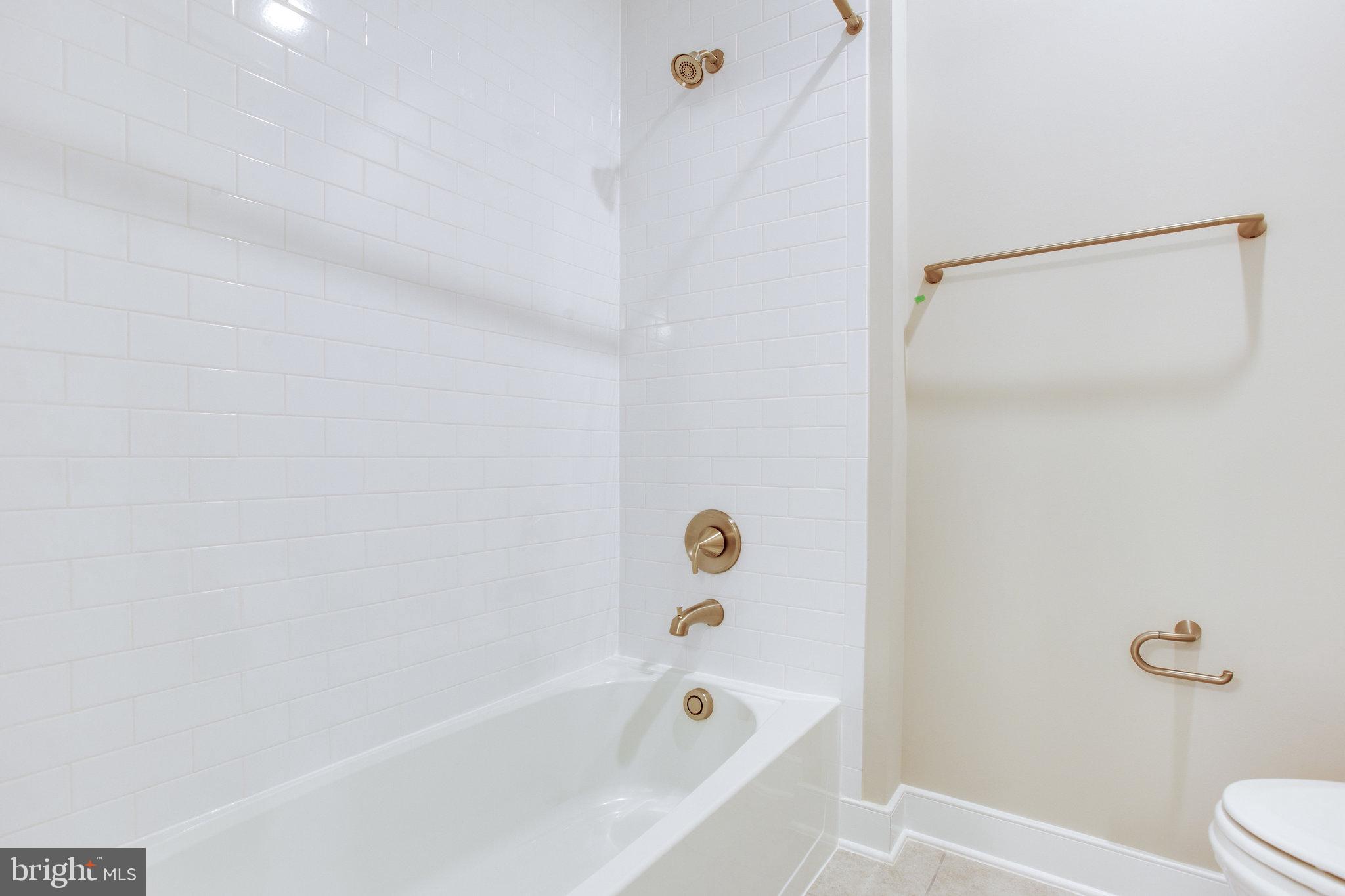 EAST VIENNA WOODS - Residential