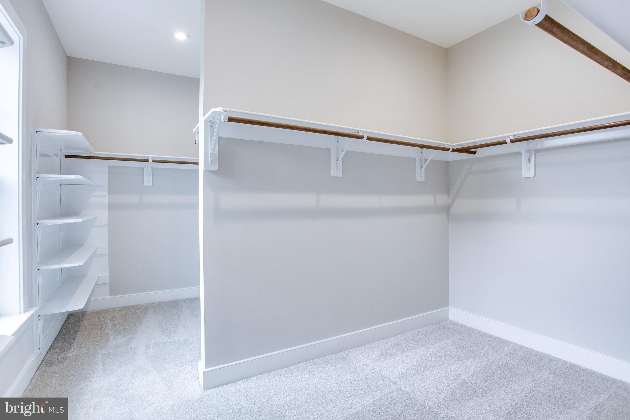 EAST VIENNA WOODS - Residential