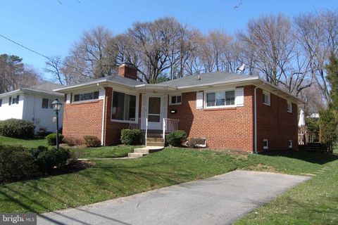 Photo of 5103 FLANDERS AVE, KENSINGTON, MD 20895 (MLS # MDMC2091362)