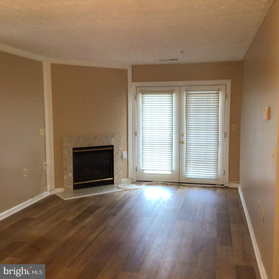 8941 TOWN CENTER CIR 2-103