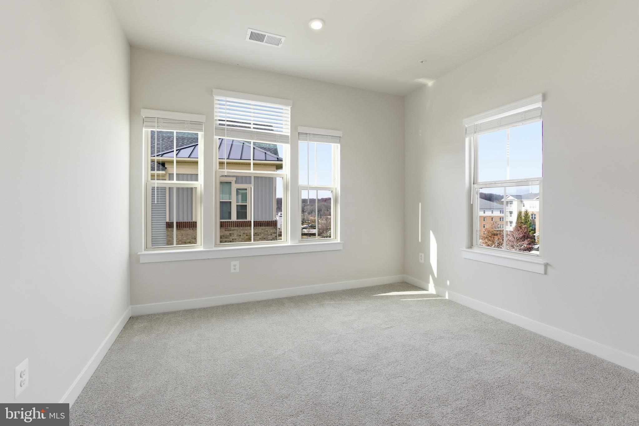 TURF VALLEY - Residential Lease