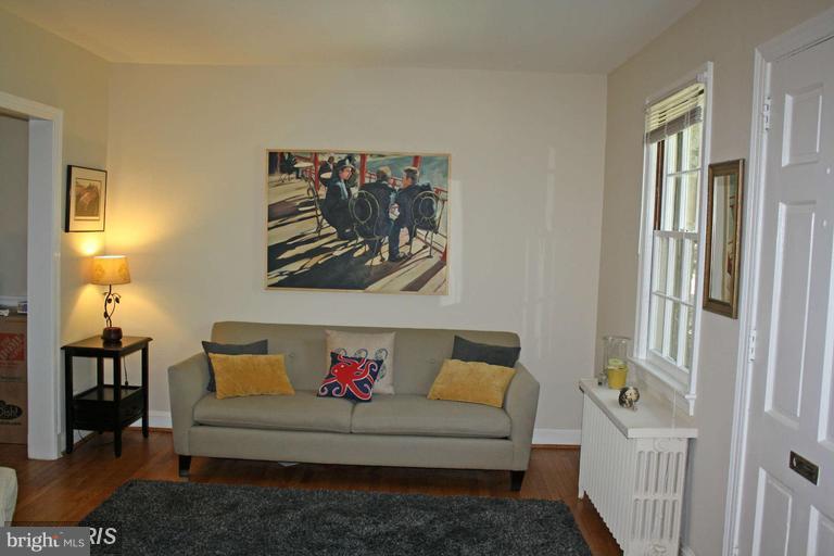 ROSEMONT - Residential Lease