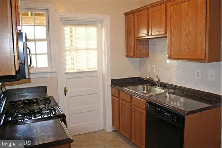 ROSEMONT - Residential Lease