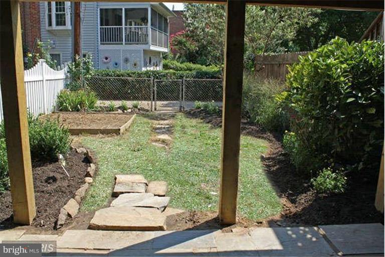 ROSEMONT - Residential Lease