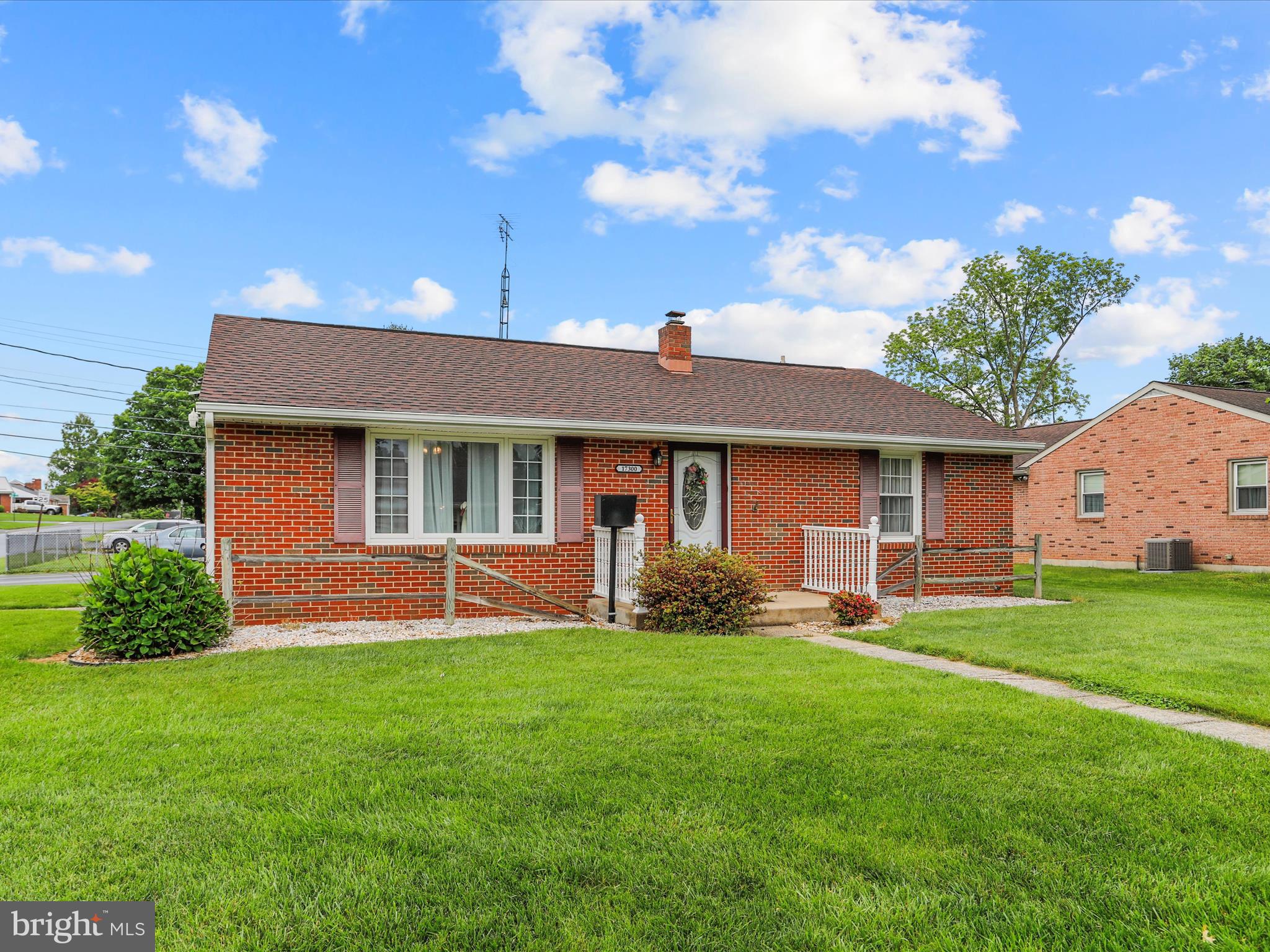 HALFWAY - Residential