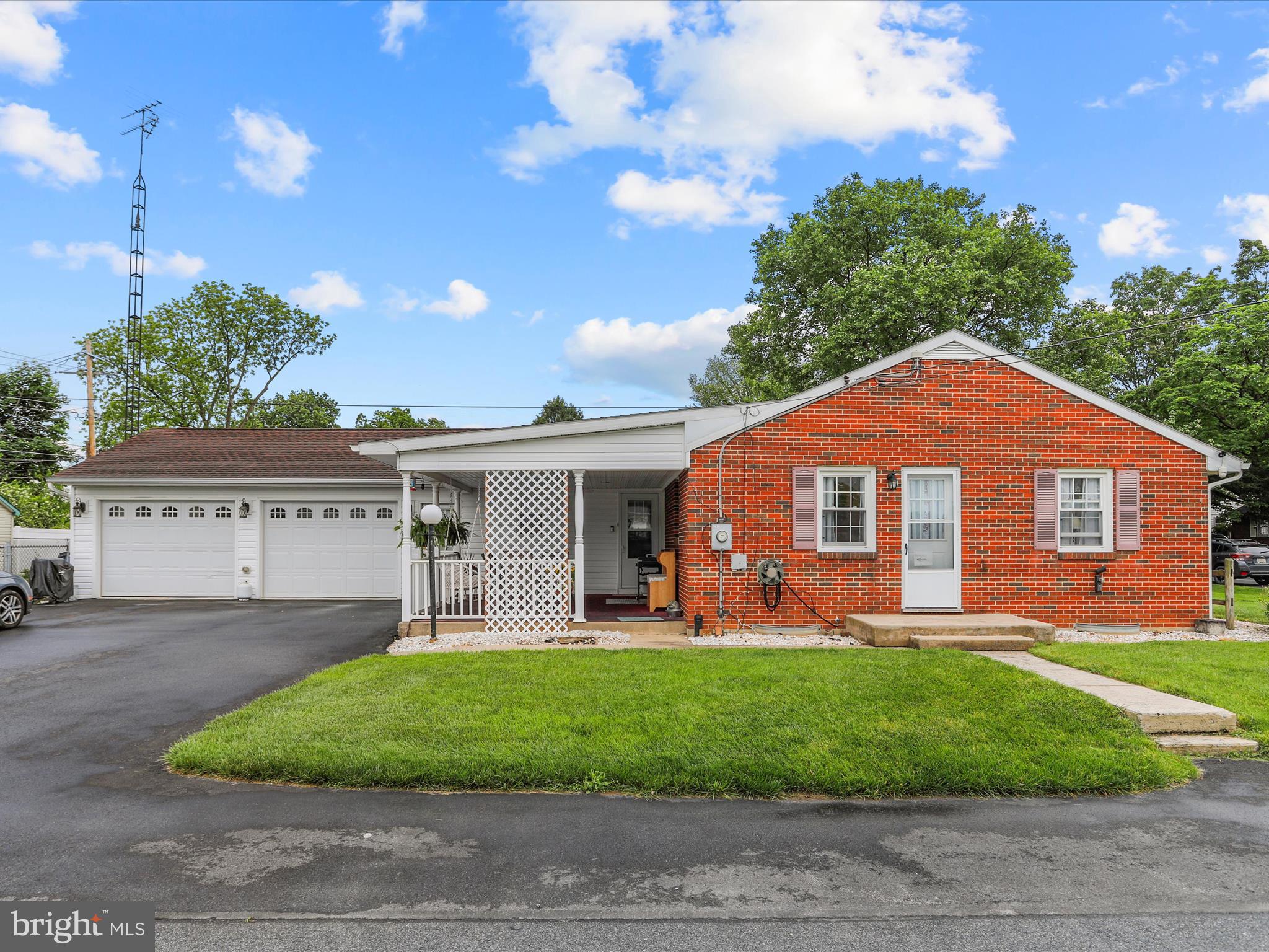 HALFWAY - Residential