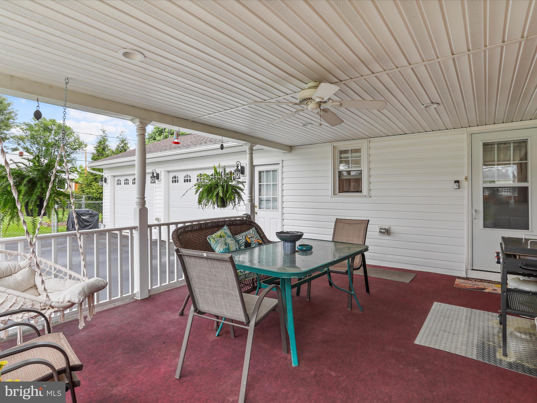 HALFWAY - Residential