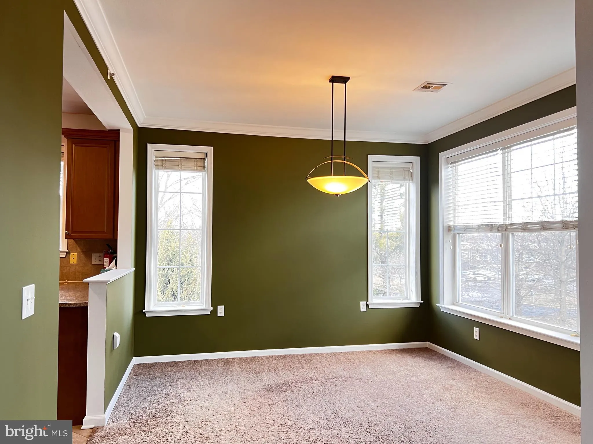 Ewing, New Jersey 08618, United States, 2 Bedrooms Bedrooms, ,2 BathroomsBathrooms,Residential,Active,35241