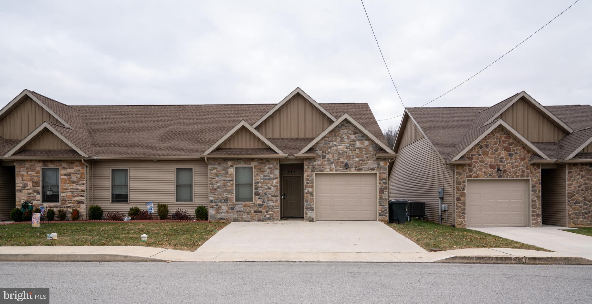 SOUTH END VILLAS - Residential