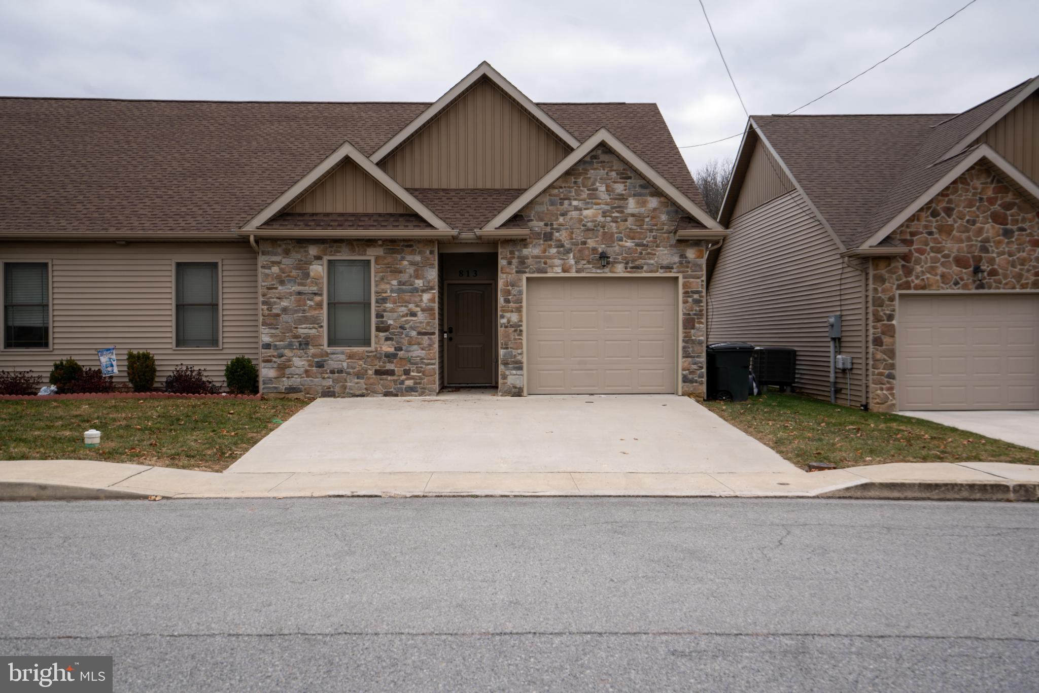 SOUTH END VILLAS - Residential