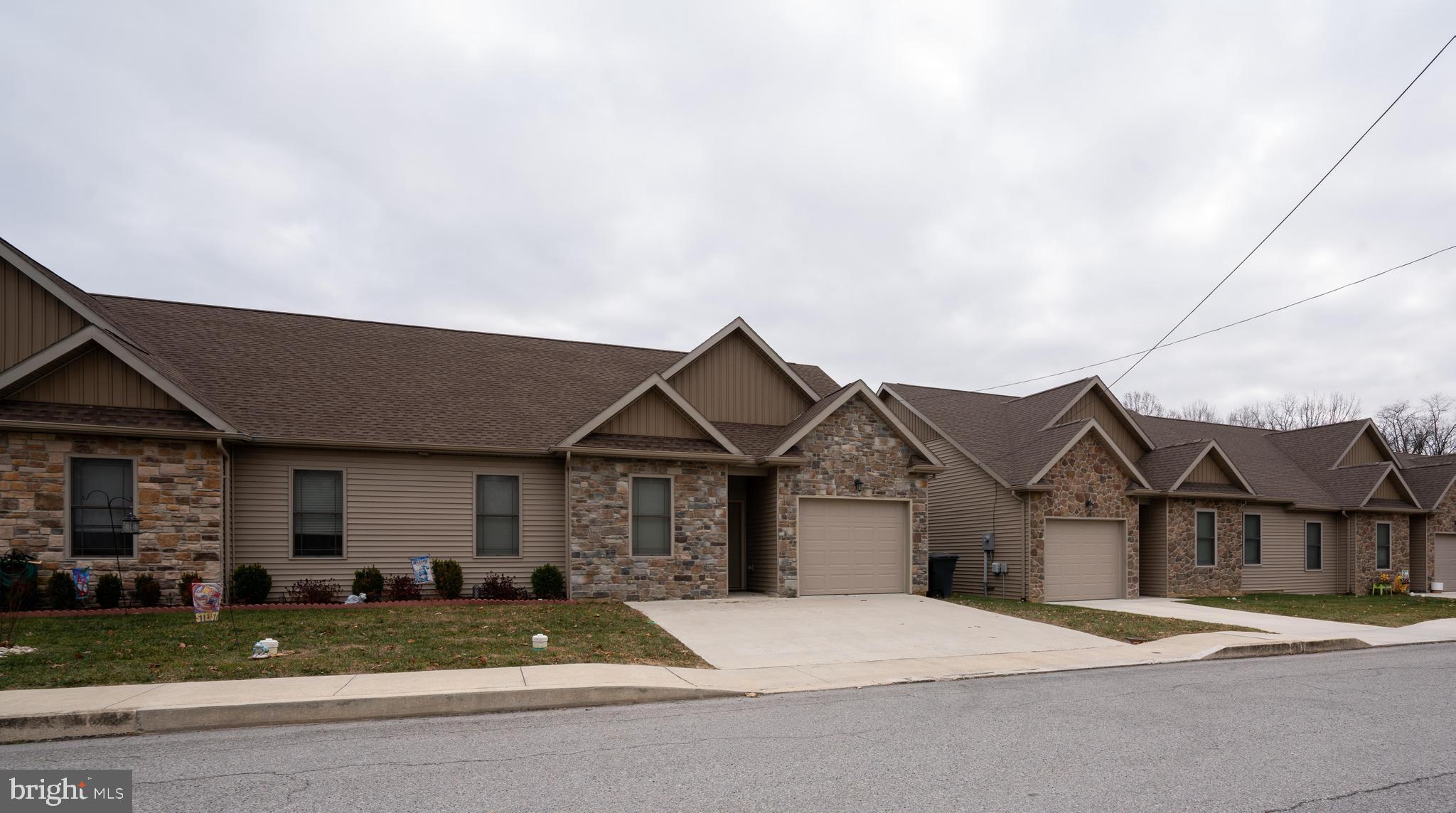 SOUTH END VILLAS - Residential