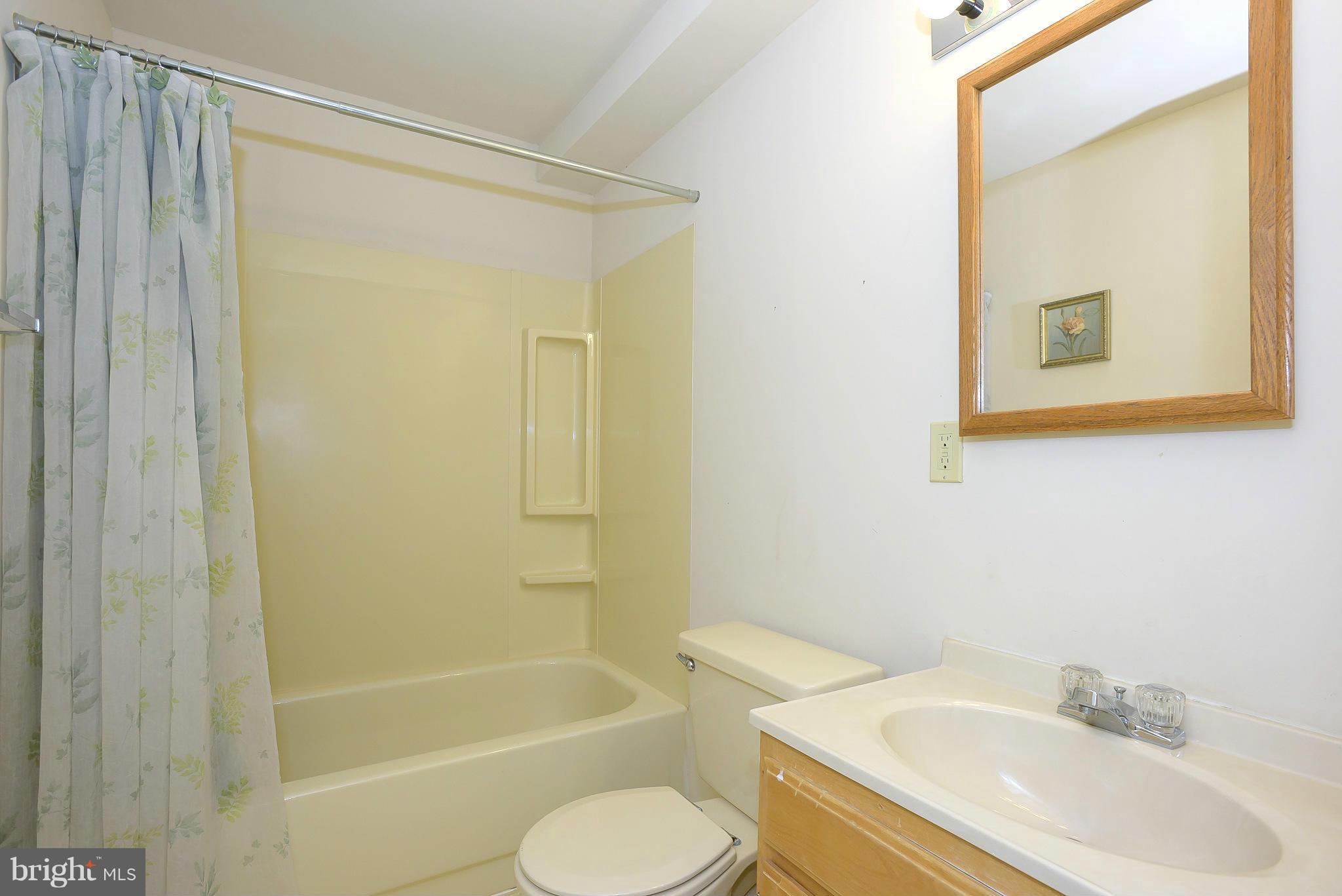 THE GREENS AT FAIRWAY HILLS - Residential Lease